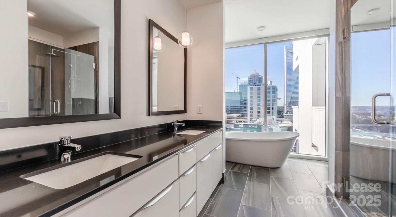 Charlotte, North Carolina 28202, United States, 2 Bedrooms Bedrooms, ,2 BathroomsBathrooms,Residential,Active,58707