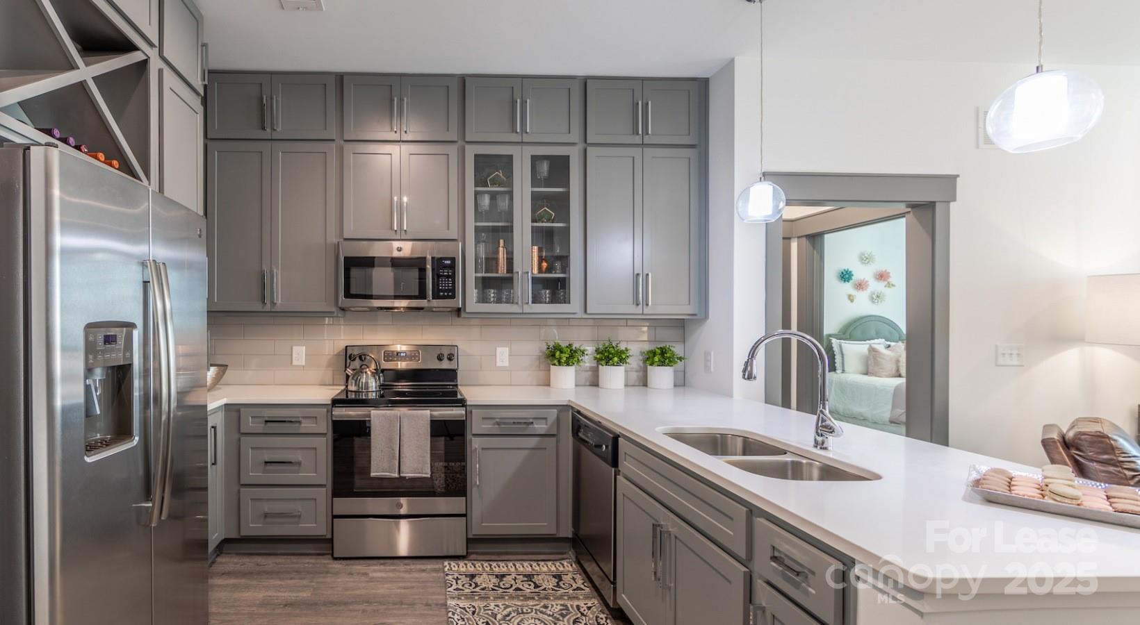 Charlotte, North Carolina 28202, United States, 2 Bedrooms Bedrooms, ,2 BathroomsBathrooms,Residential,Active,58707