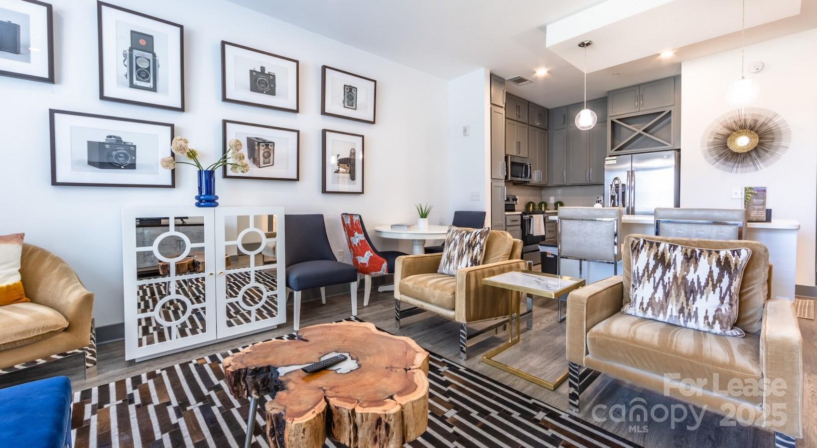 Charlotte, North Carolina 28202, United States, 2 Bedrooms Bedrooms, ,2 BathroomsBathrooms,Residential,Active,58707