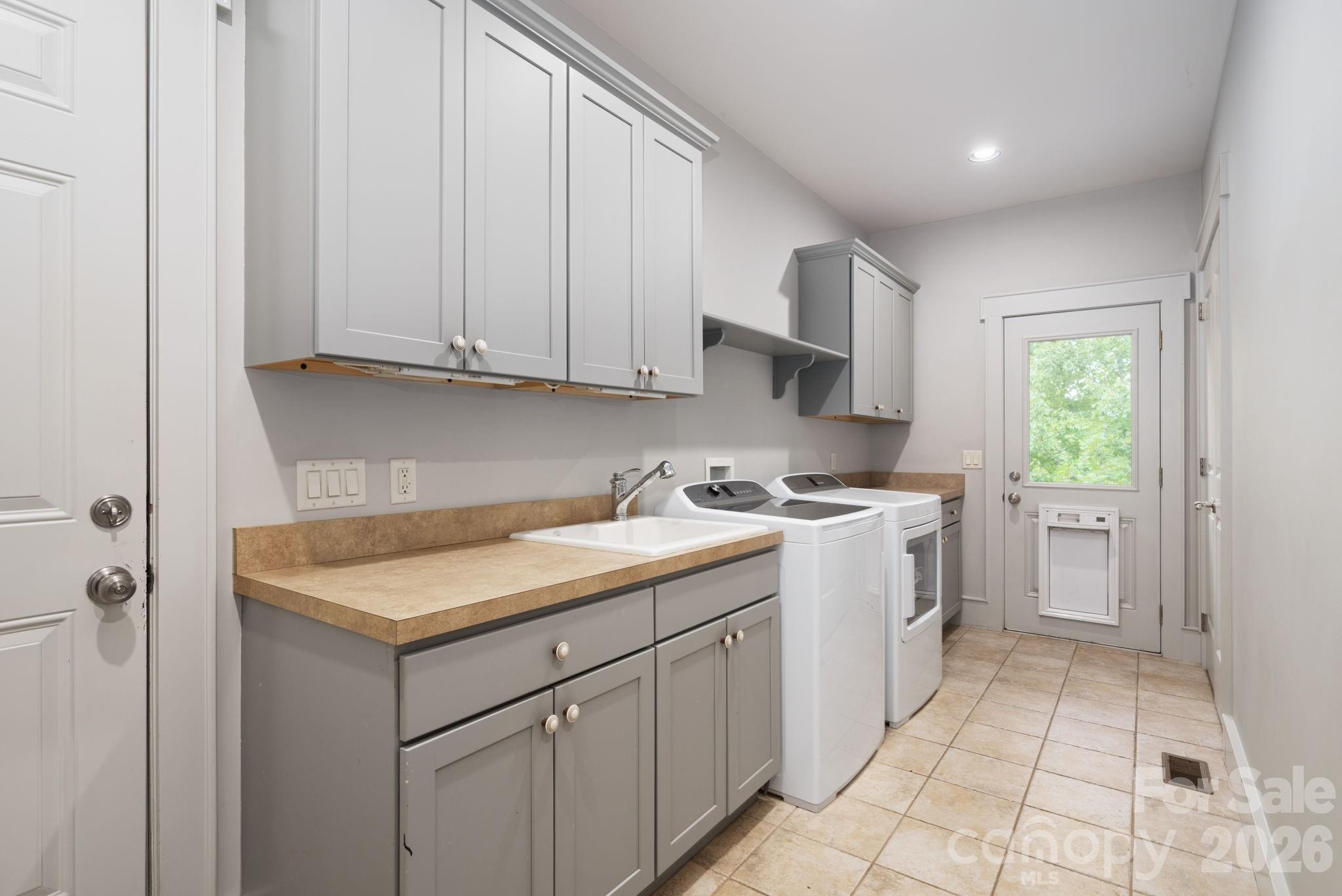 Waterford Lakes - Residential