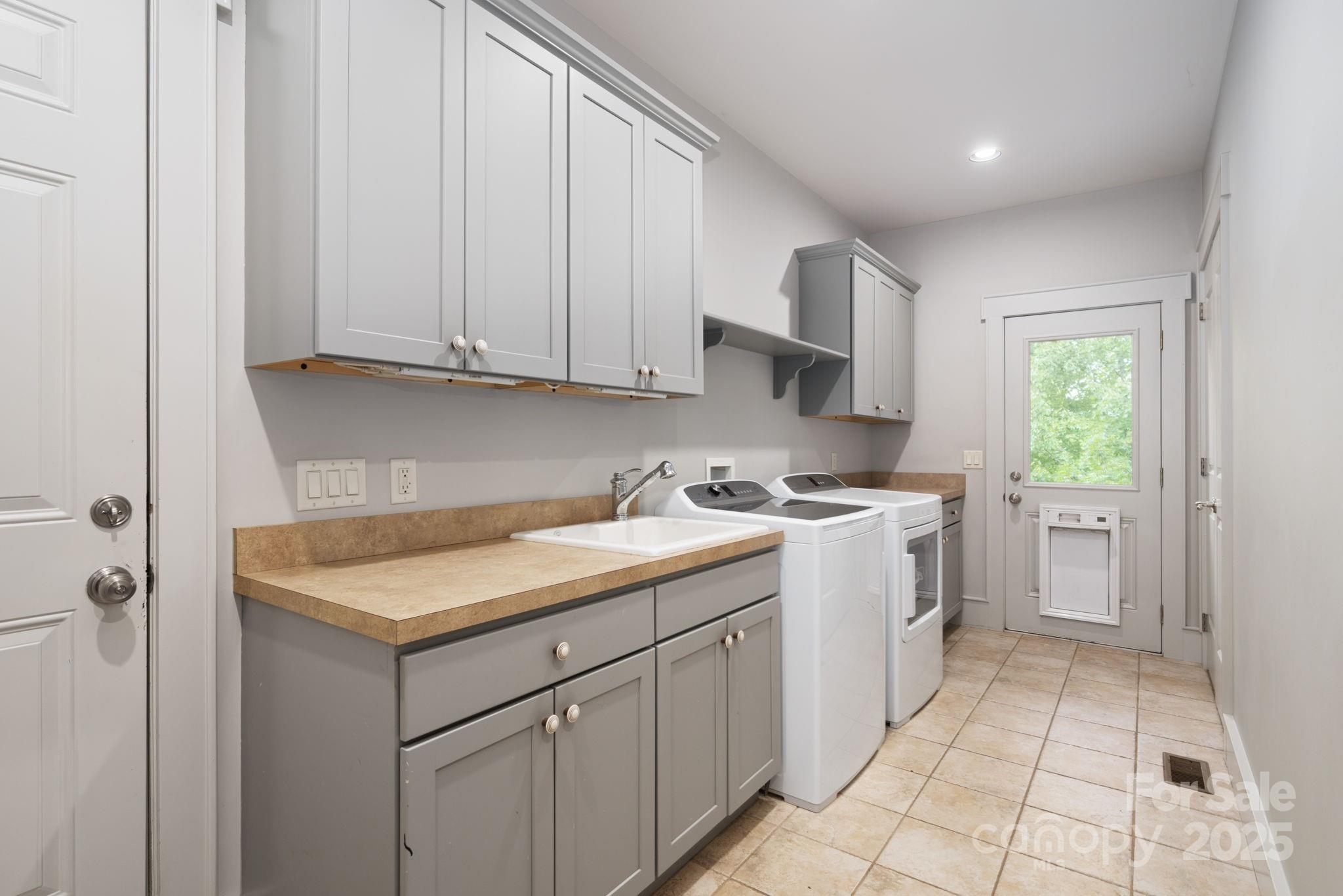 Waterford Lakes - Residential