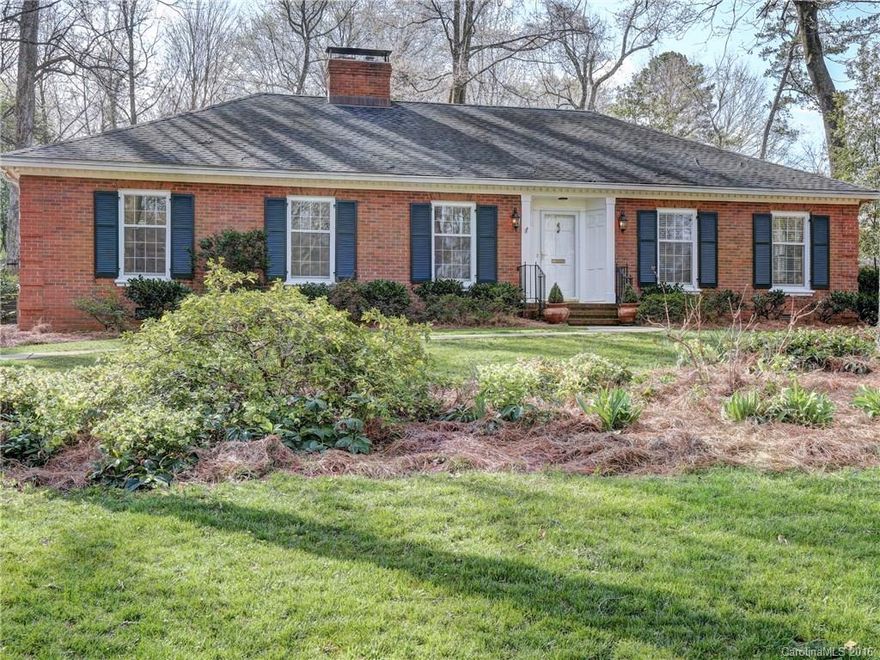 Beautifully renovated three bedroom two bathroom home in desirable Cotswold. Updated kitchen with granite , tumbled stone backsplash and stainless steel appliances opens to spacious family room. Large level lot with over sized 2 car garage. Hardwood floors throughout.  Inviting screened porch. Cartus should be listed as the seller / Cartus Addendum's required. Showing start 3/30 @ 8:00 a.m.