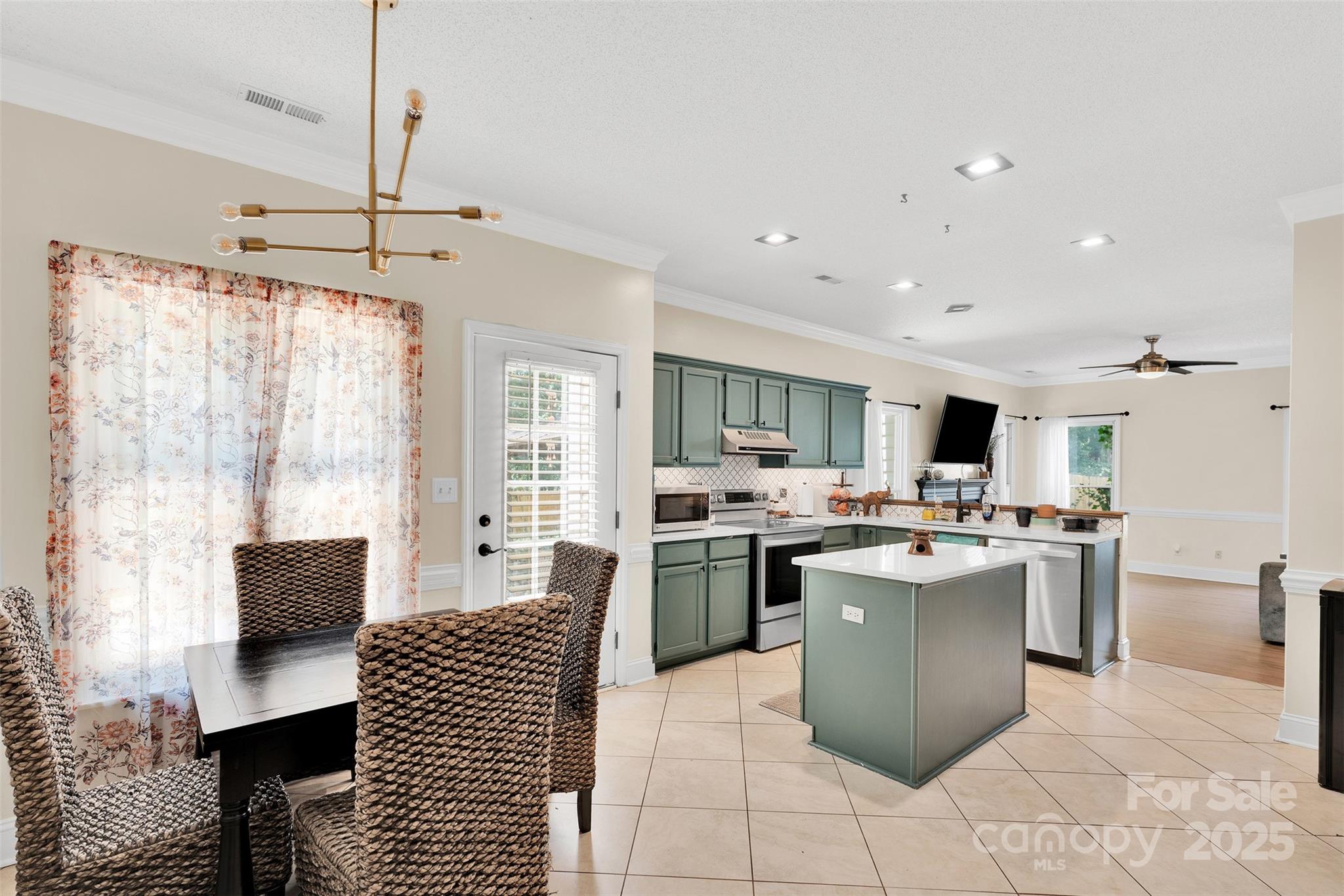 2725 Kirkholm Drive