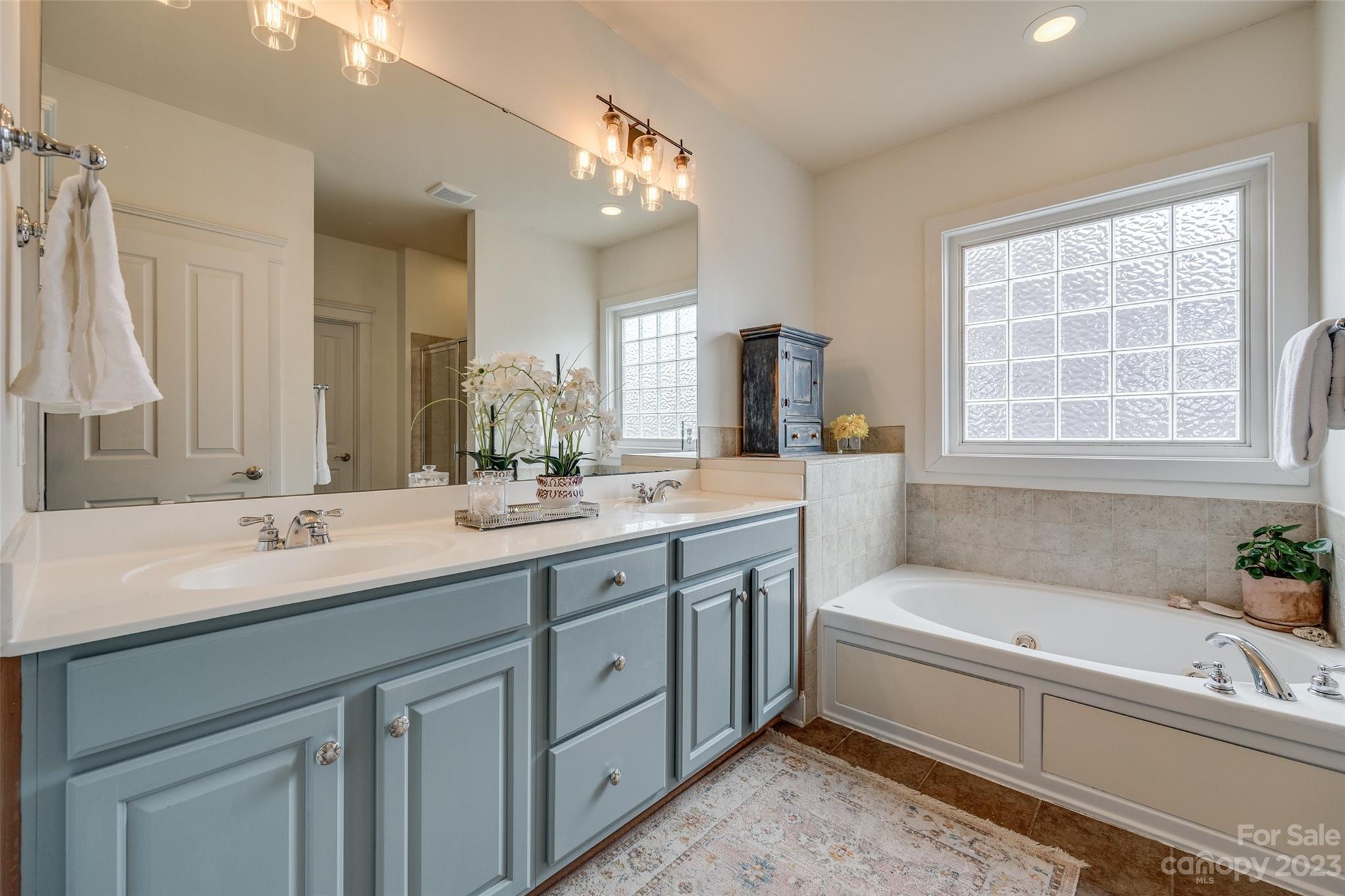 Lake Shore - Residential