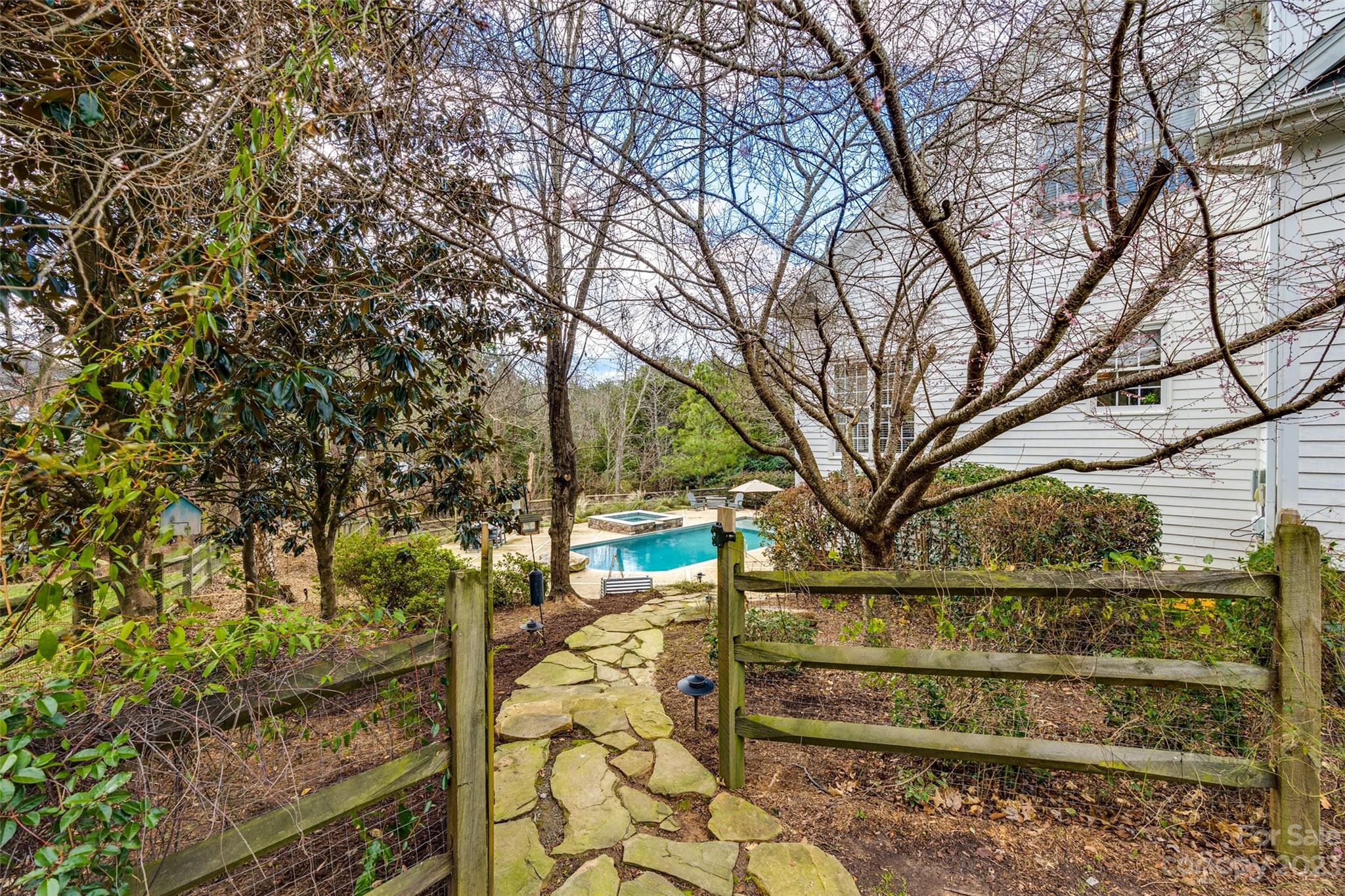 Lake Shore - Residential