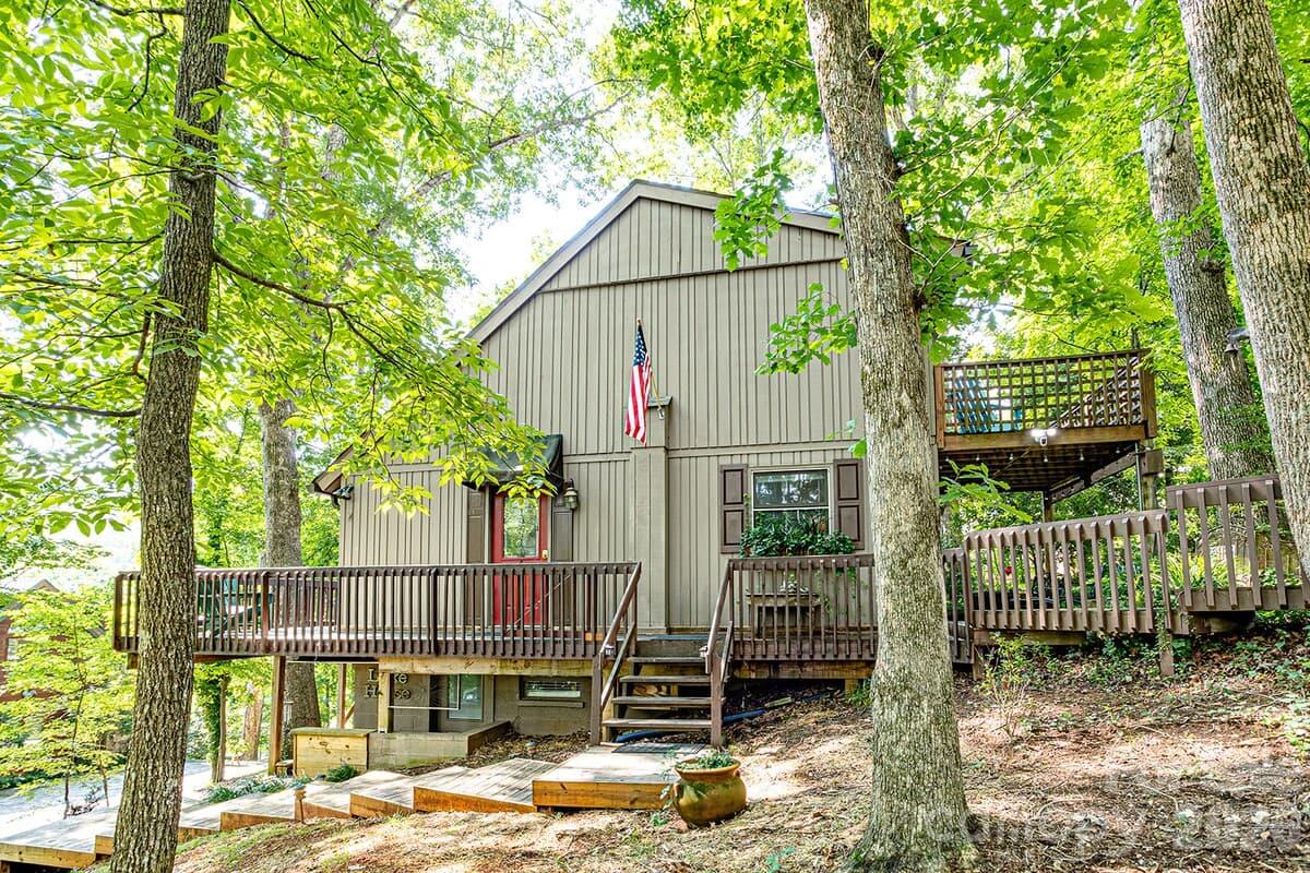 208 N West Lake Drive