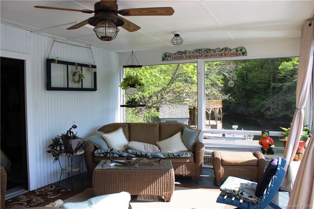 Lake Summit - Residential