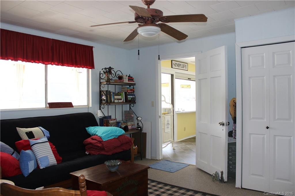 Lake Summit - Residential