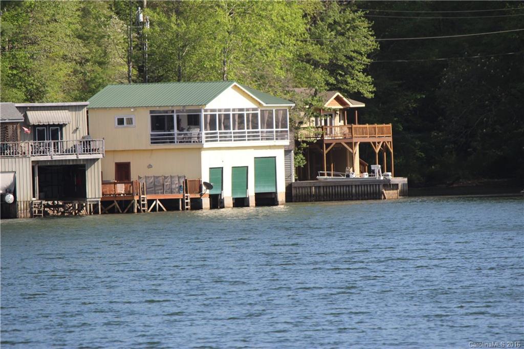 Lake Summit - Residential