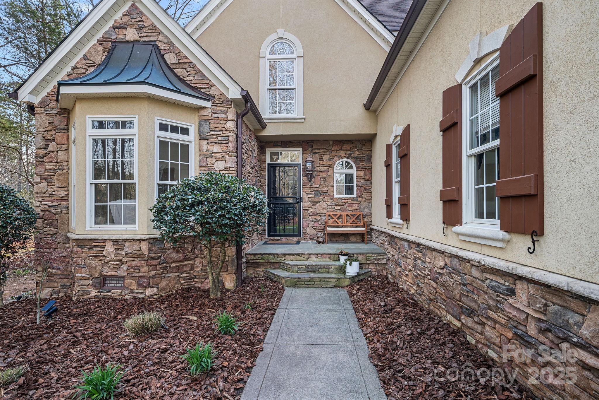 1426 Doe Ridge Lane