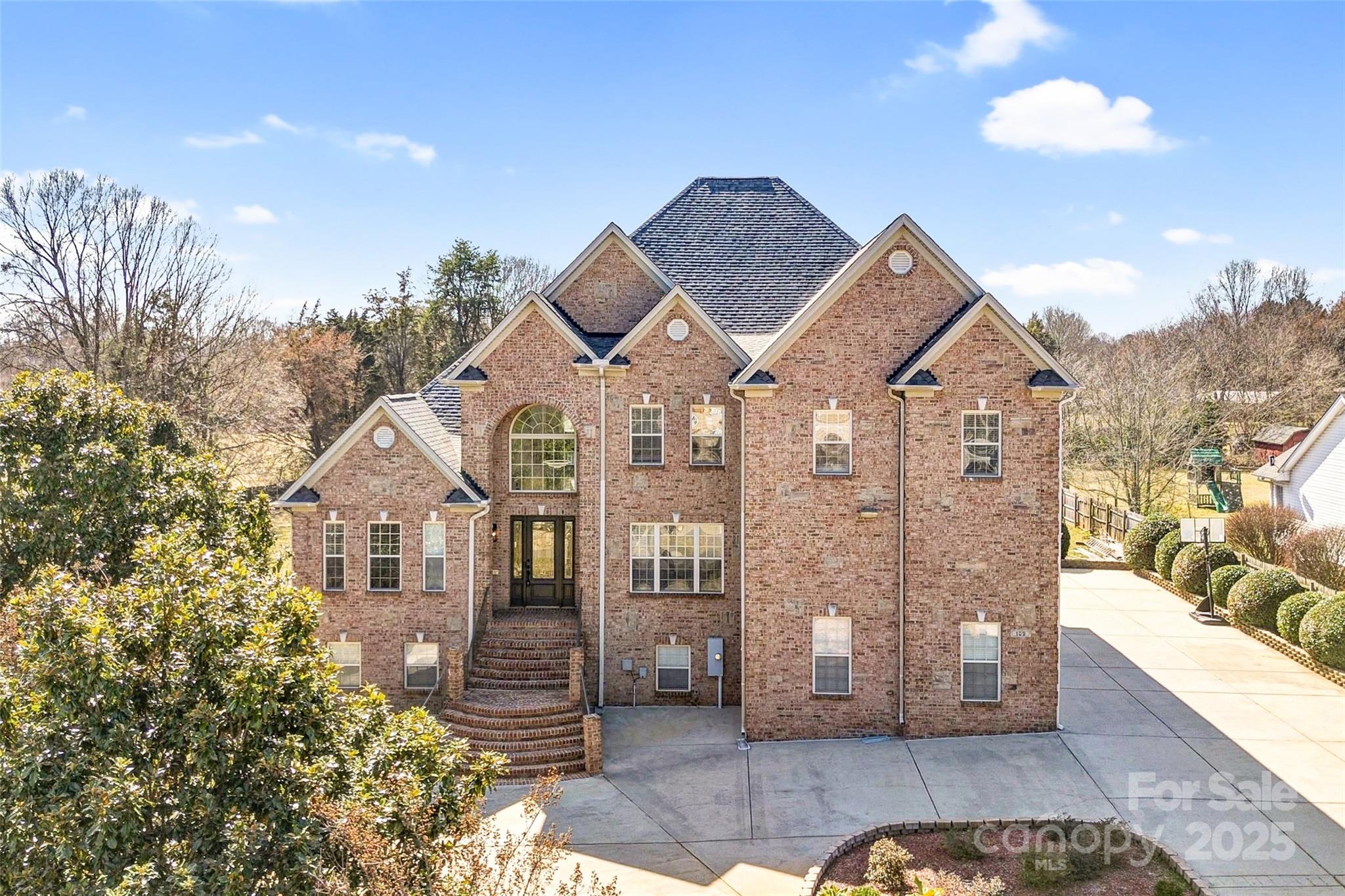 109 Dabbling Duck Circle