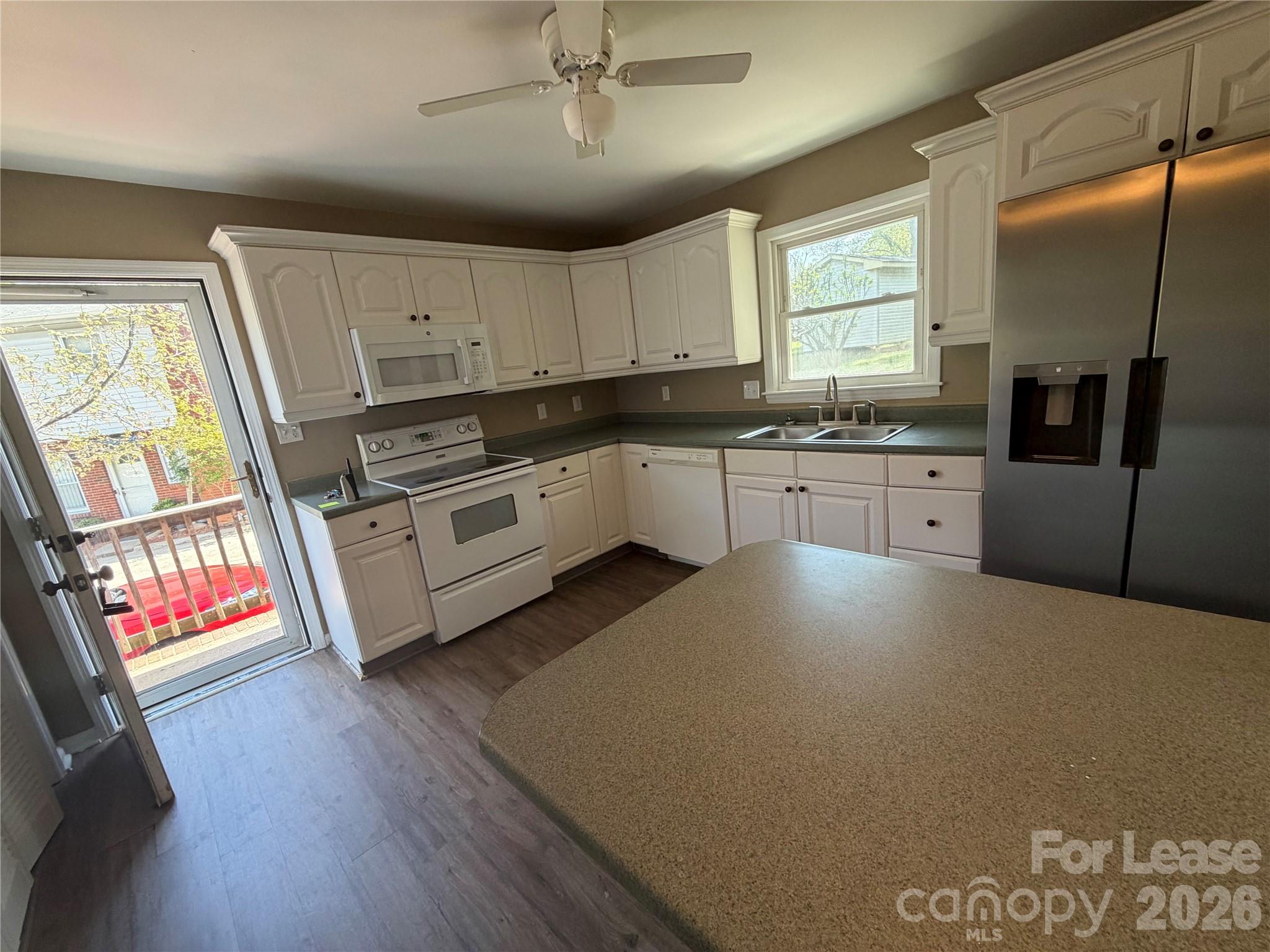 1180 Huntsmoor Drive