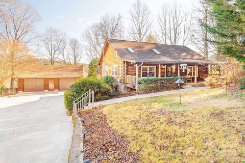 A home in Hendersonville