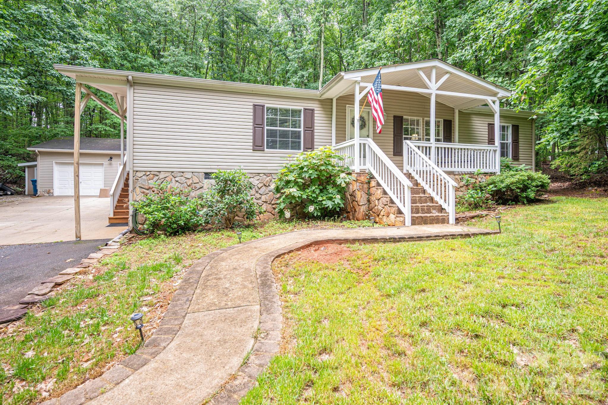 Mount Anderson - Residential