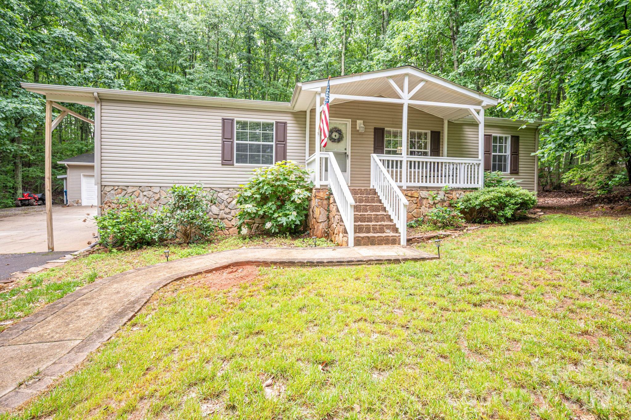 Mount Anderson - Residential