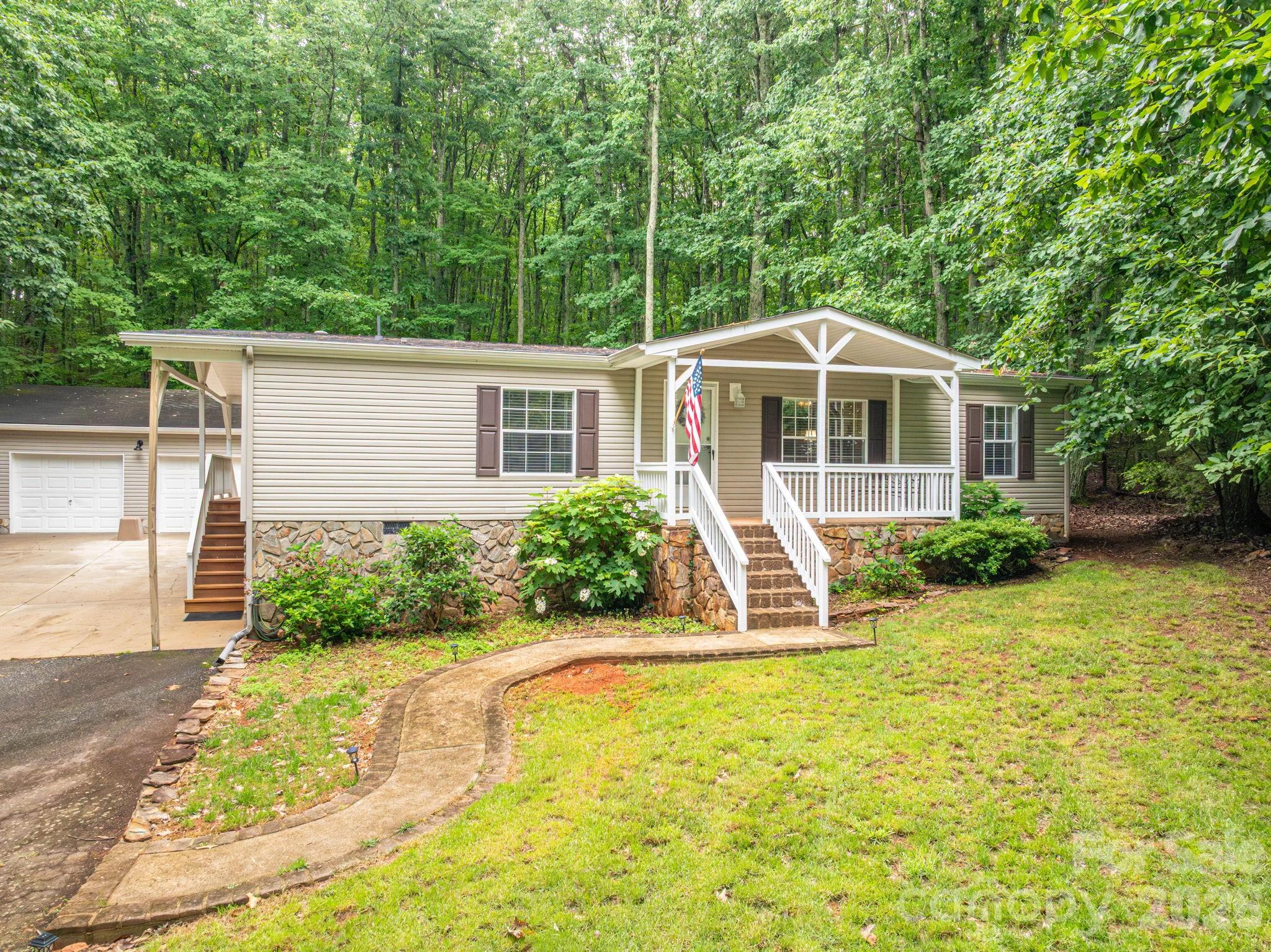 Mount Anderson - Residential