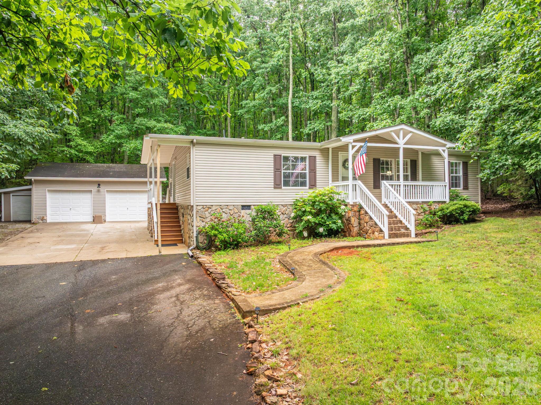 Mount Anderson - Residential