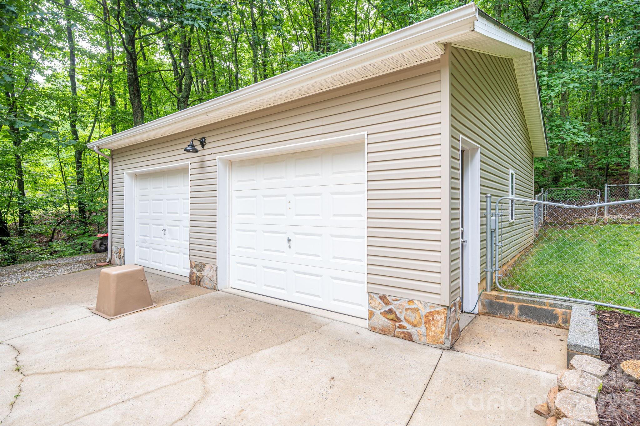 Mount Anderson - Residential