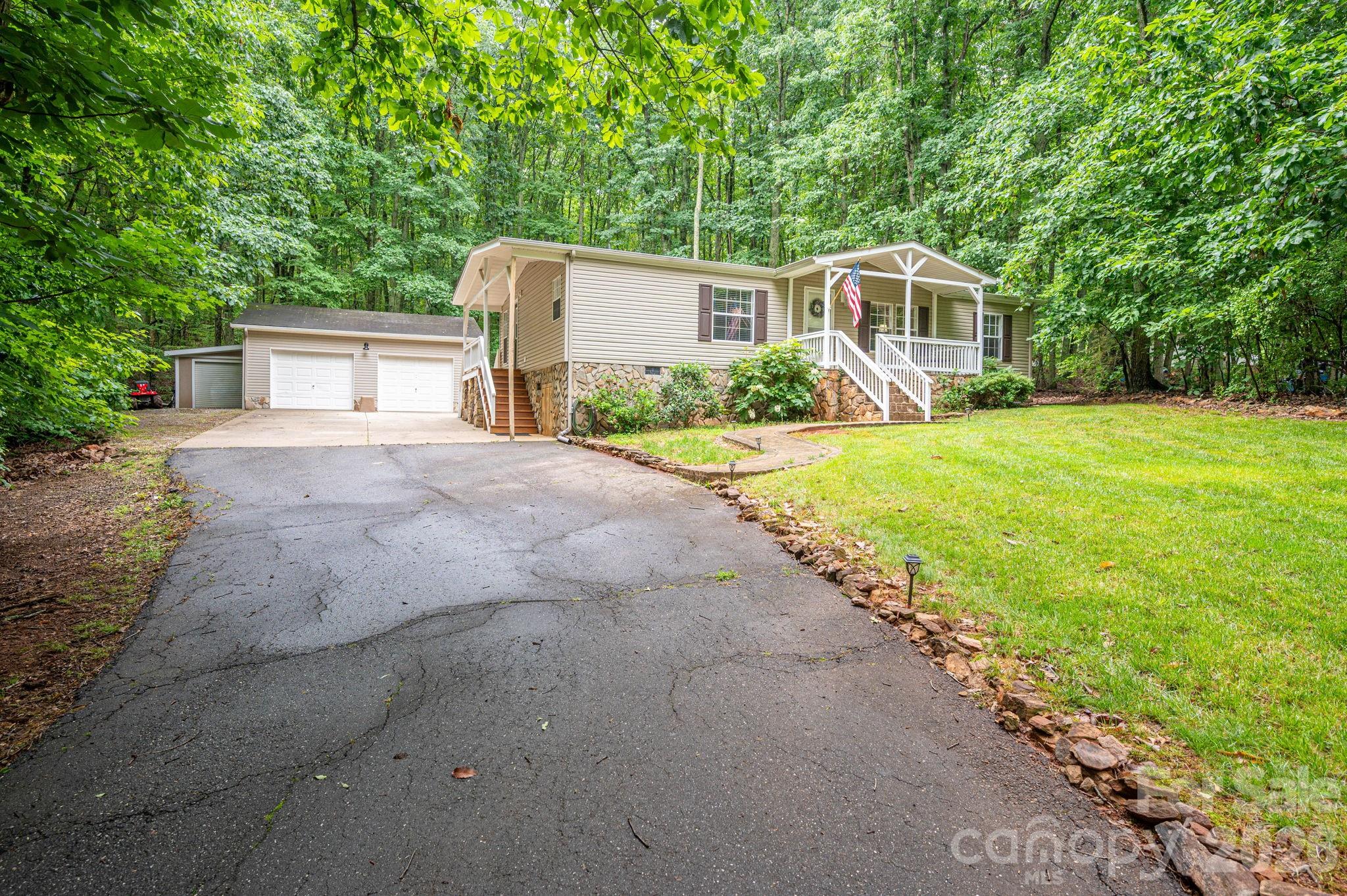 Mount Anderson - Residential
