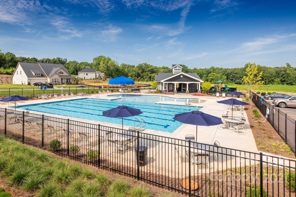 Holcomb Woods - Residential