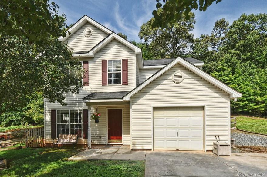 Charming and immaculate home located in Waxhaw - ready for you to call home! 3 bedrooms, 2.5 baths, laminate on most of main, gas fireplace in living room, master features trey ceiling and master bath offers separate shower and garden tub. Fenced yard with patio and outbuilding. This one won't last long!