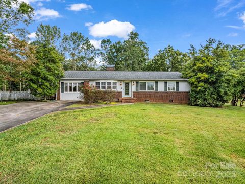 1227 Harris Henrietta Road Forest City NC 28043
