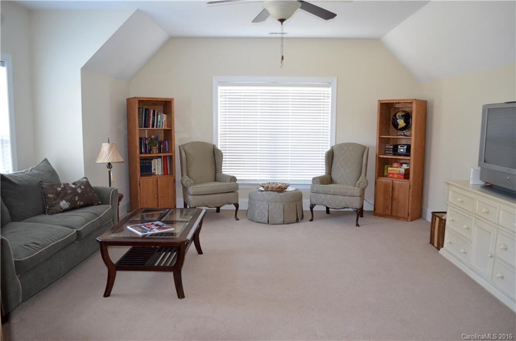 Chestnut Oaks - Residential