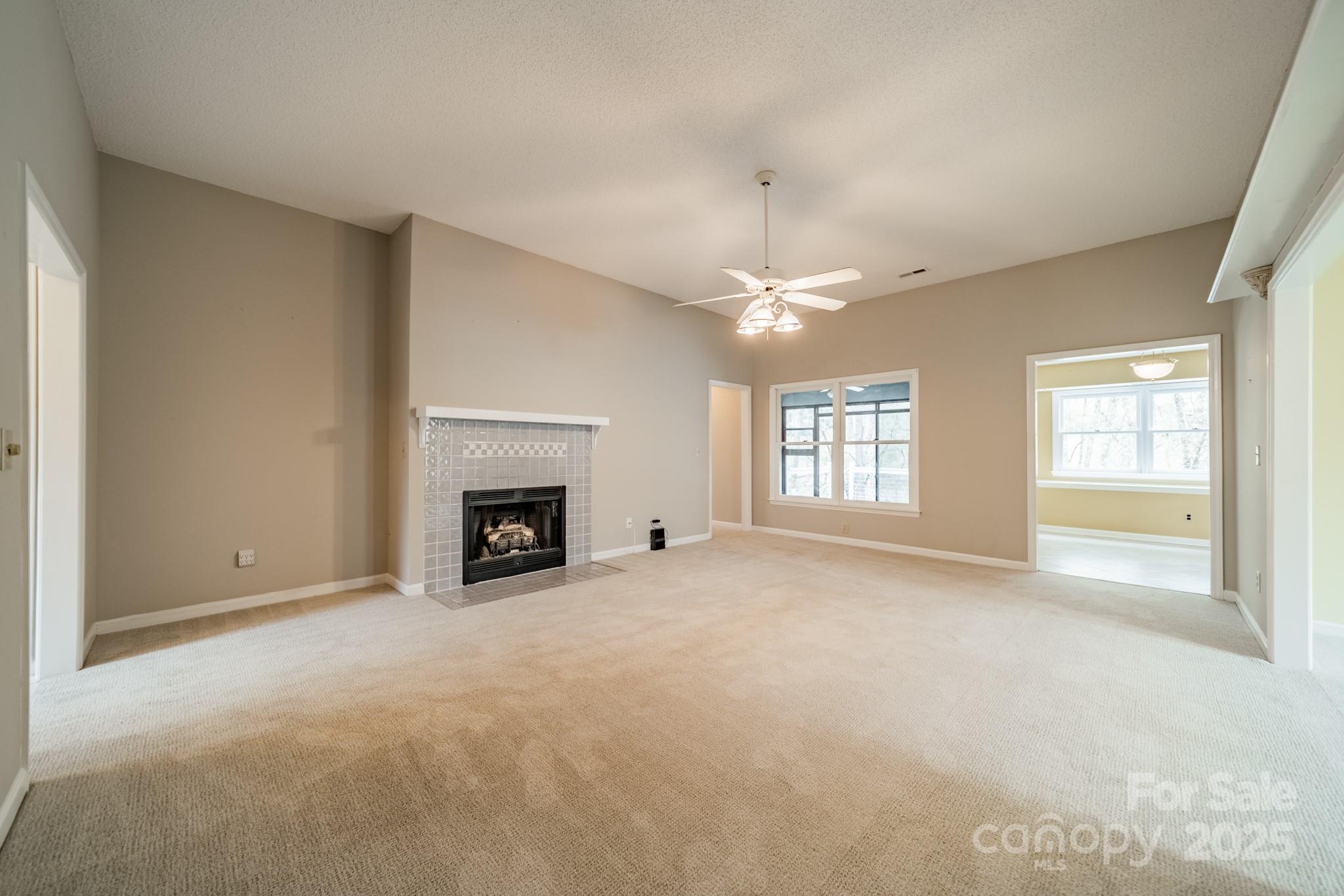 Tega Cay - Residential