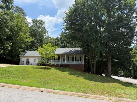 Photo of 147 Valley Glen Drive, Troutman, NC 28166 (MLS # 4400282)