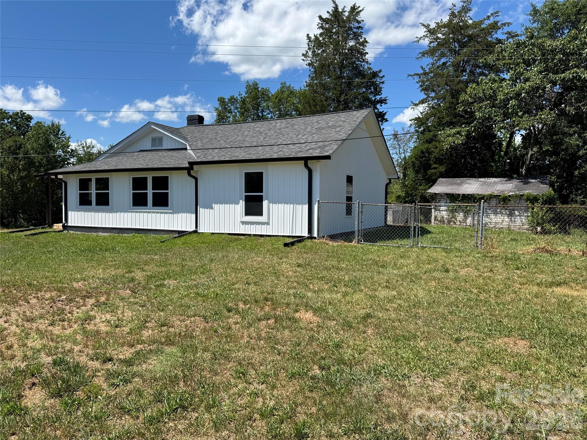 3812 Cliffside Road