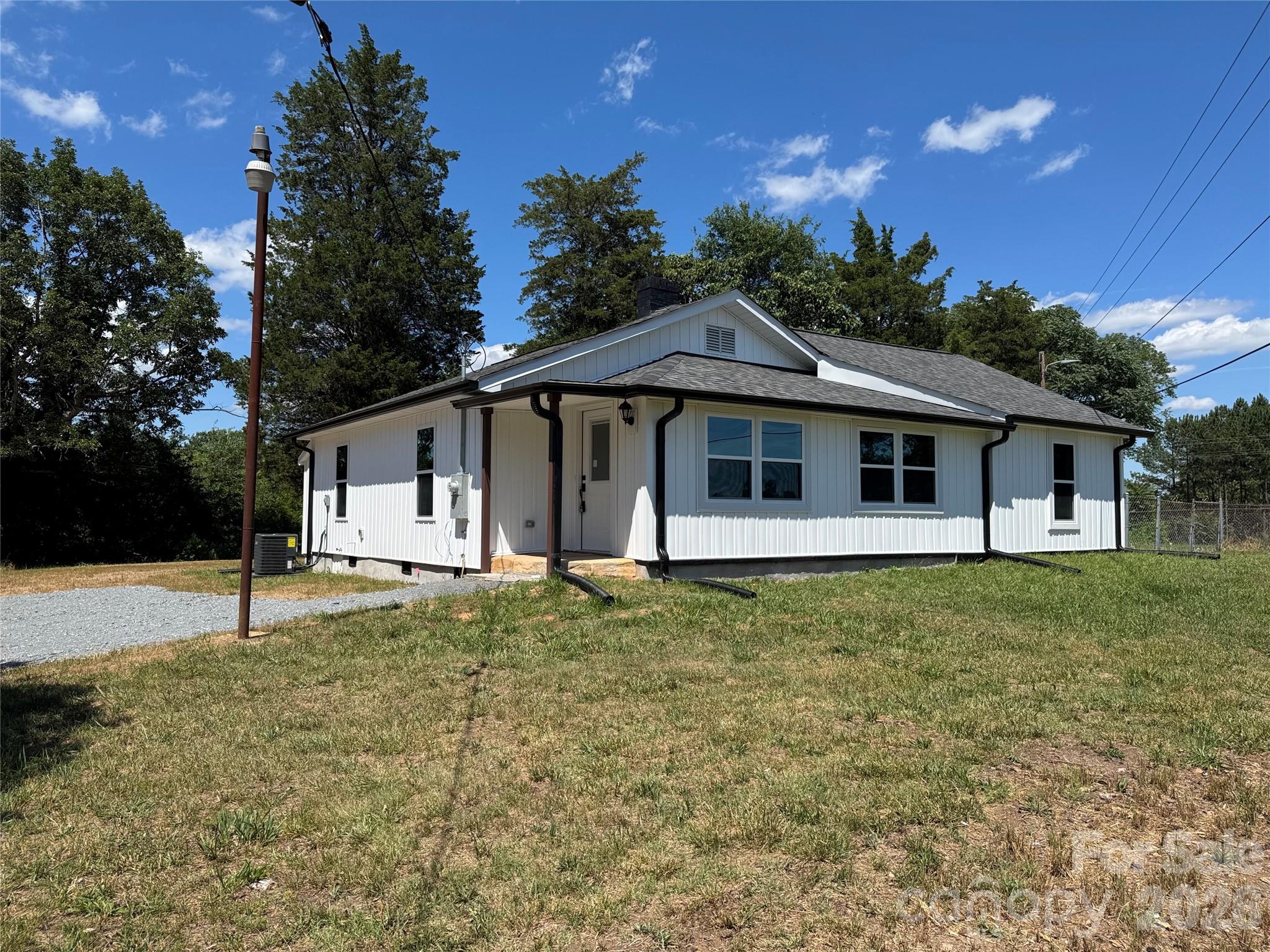3812 Cliffside Road