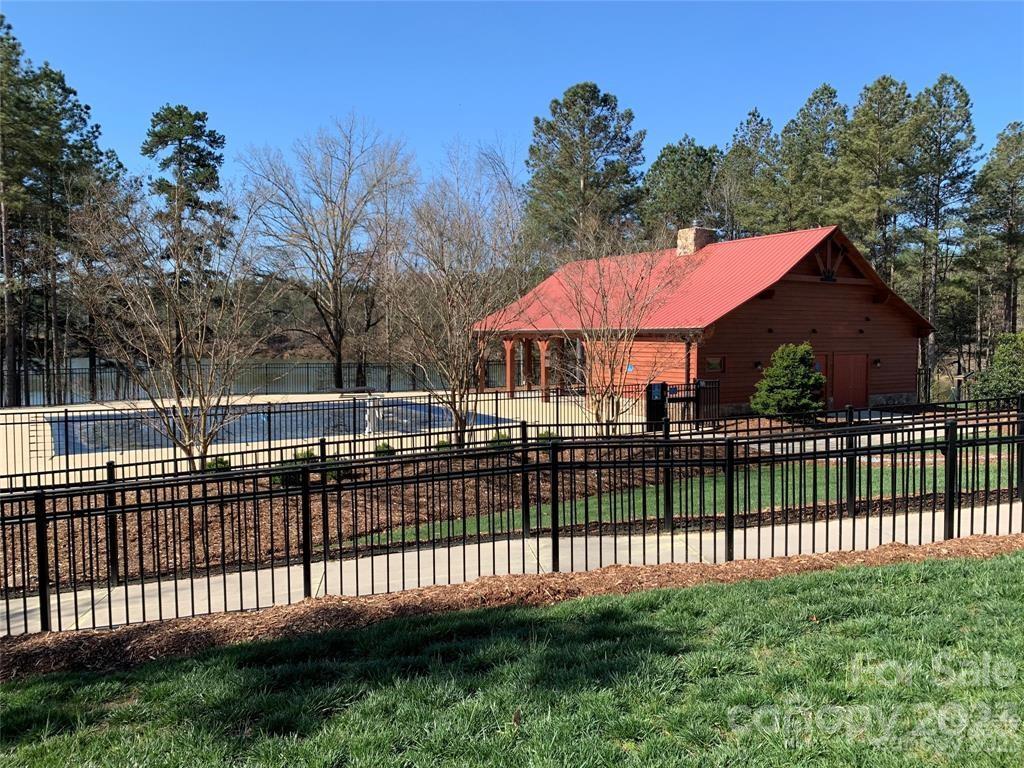 The Waterfront Club - Land