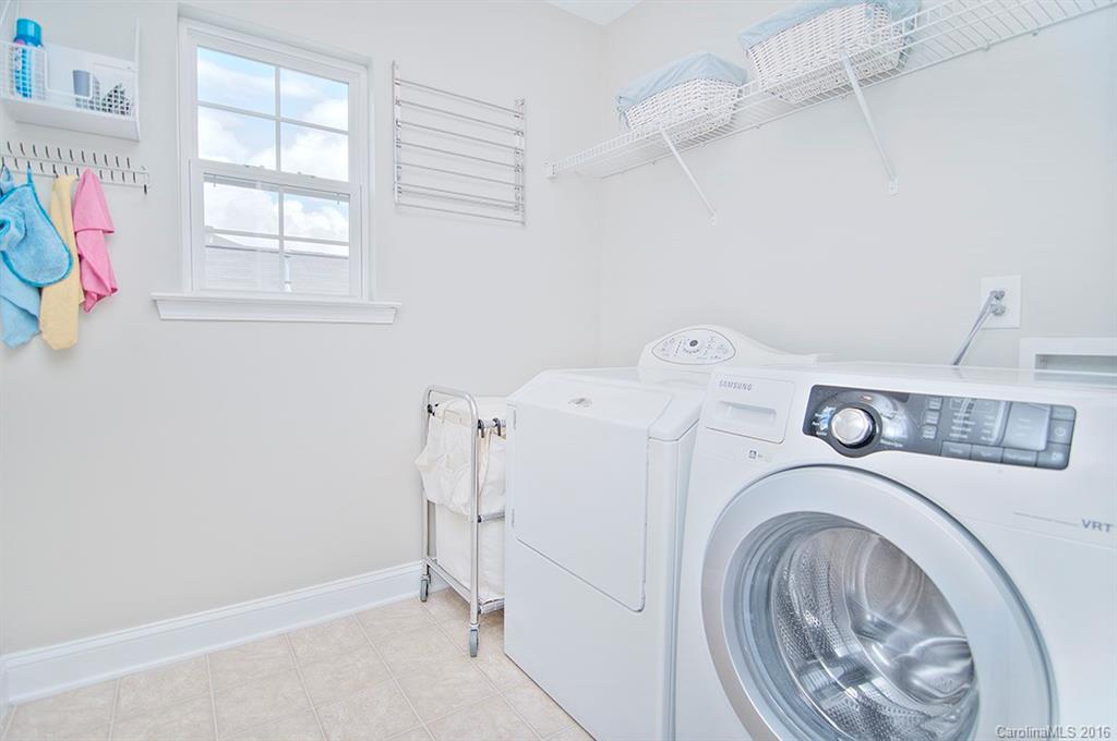 Hamilton Lakes - Residential