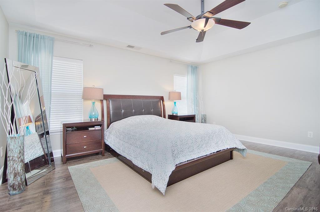 Hamilton Lakes - Residential