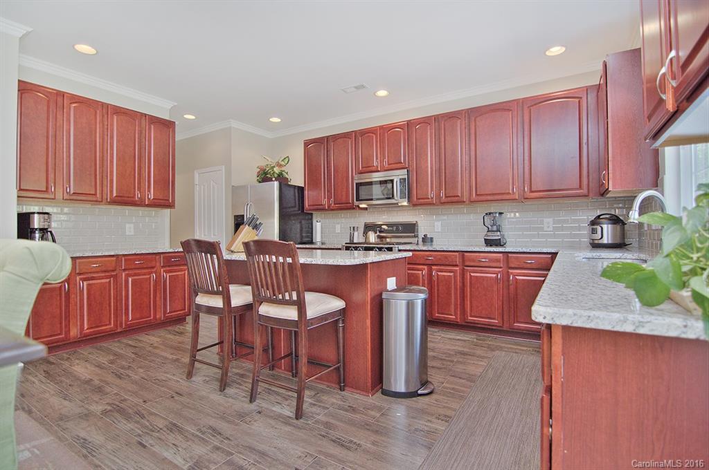 Hamilton Lakes - Residential