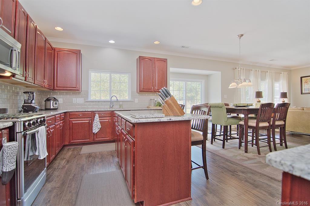 Hamilton Lakes - Residential