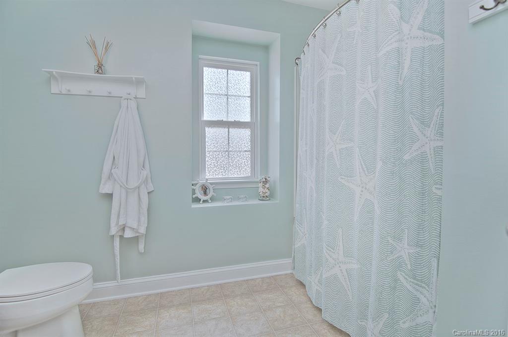 Hamilton Lakes - Residential