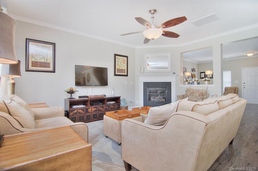 Hamilton Lakes - Residential