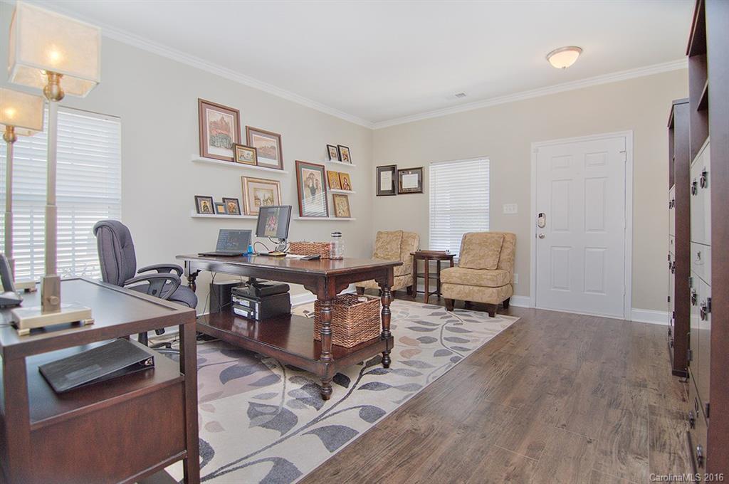 Hamilton Lakes - Residential