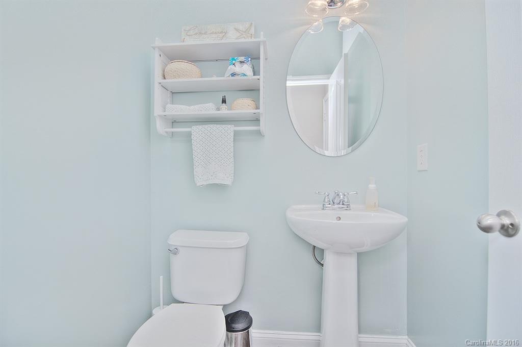 Hamilton Lakes - Residential