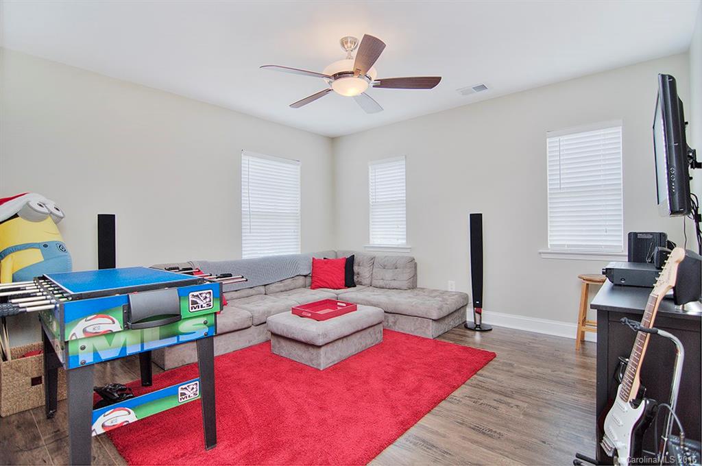 Hamilton Lakes - Residential