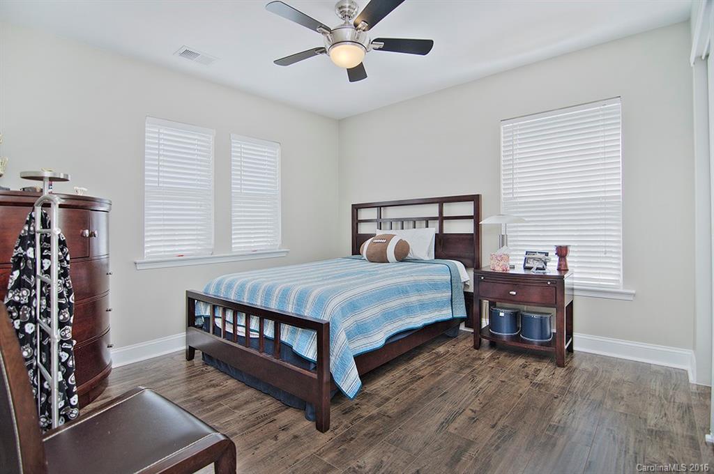 Hamilton Lakes - Residential