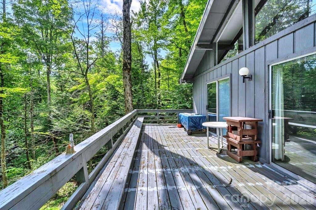 211 Foxgrape Hollow 77