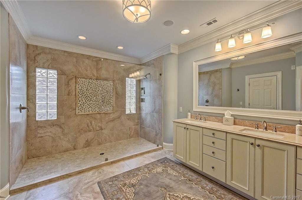 The Peninsula - Residential