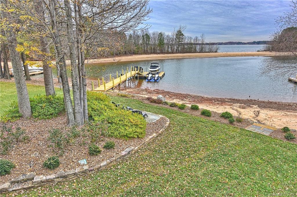 The Peninsula - Residential