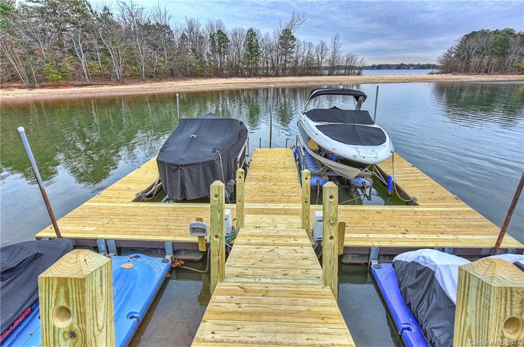 The Peninsula - Residential