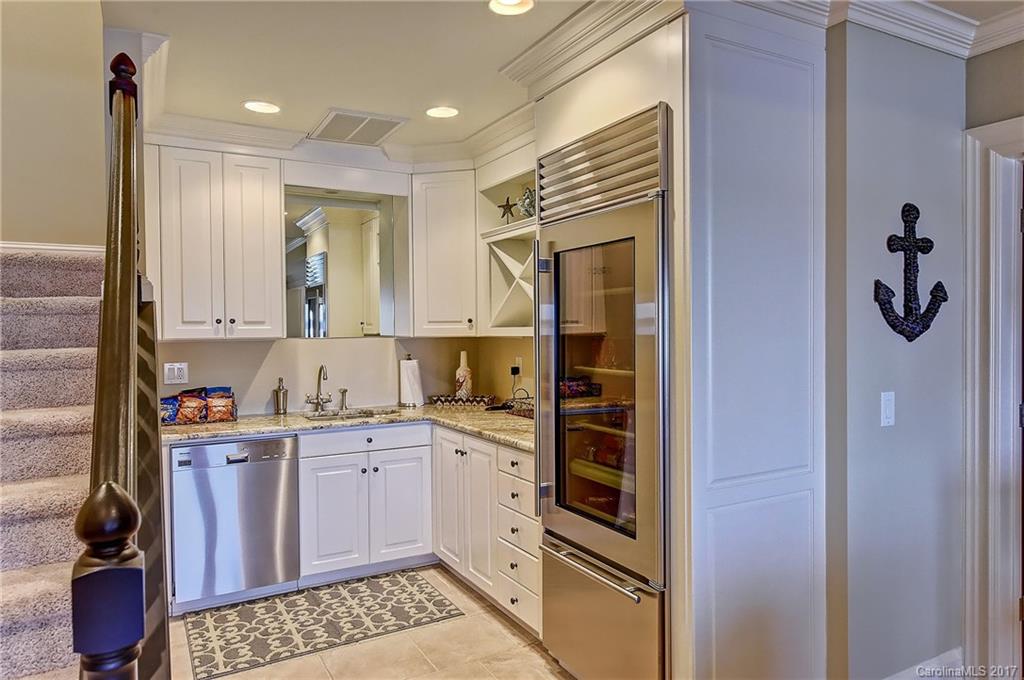 The Peninsula - Residential