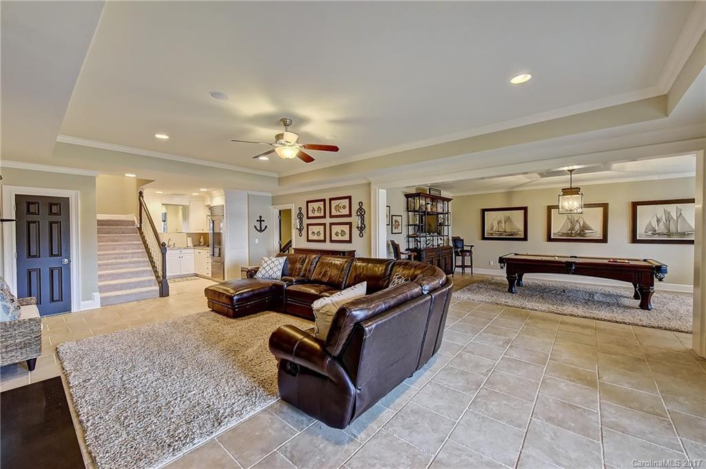 The Peninsula - Residential