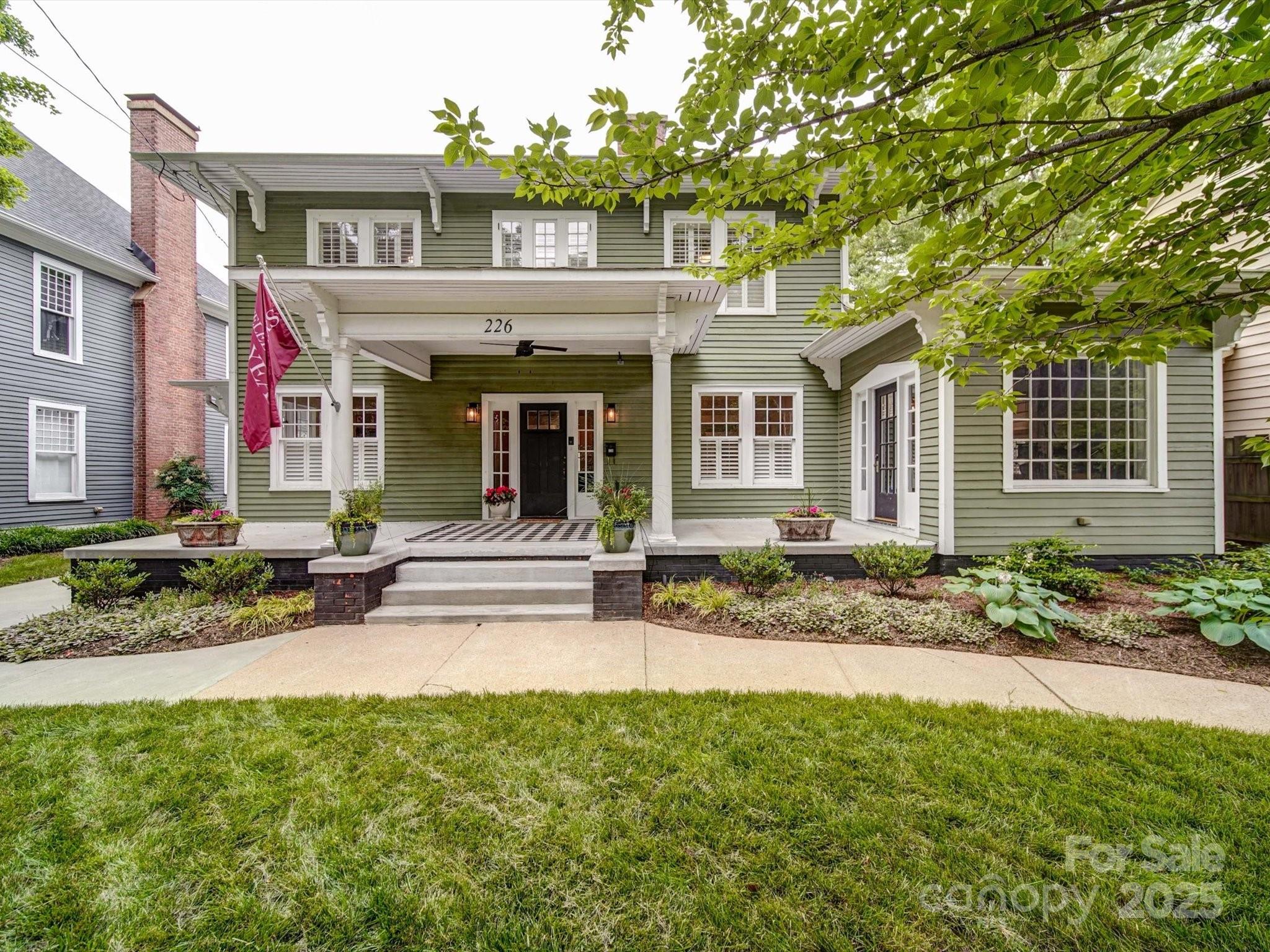 226 Union Street S