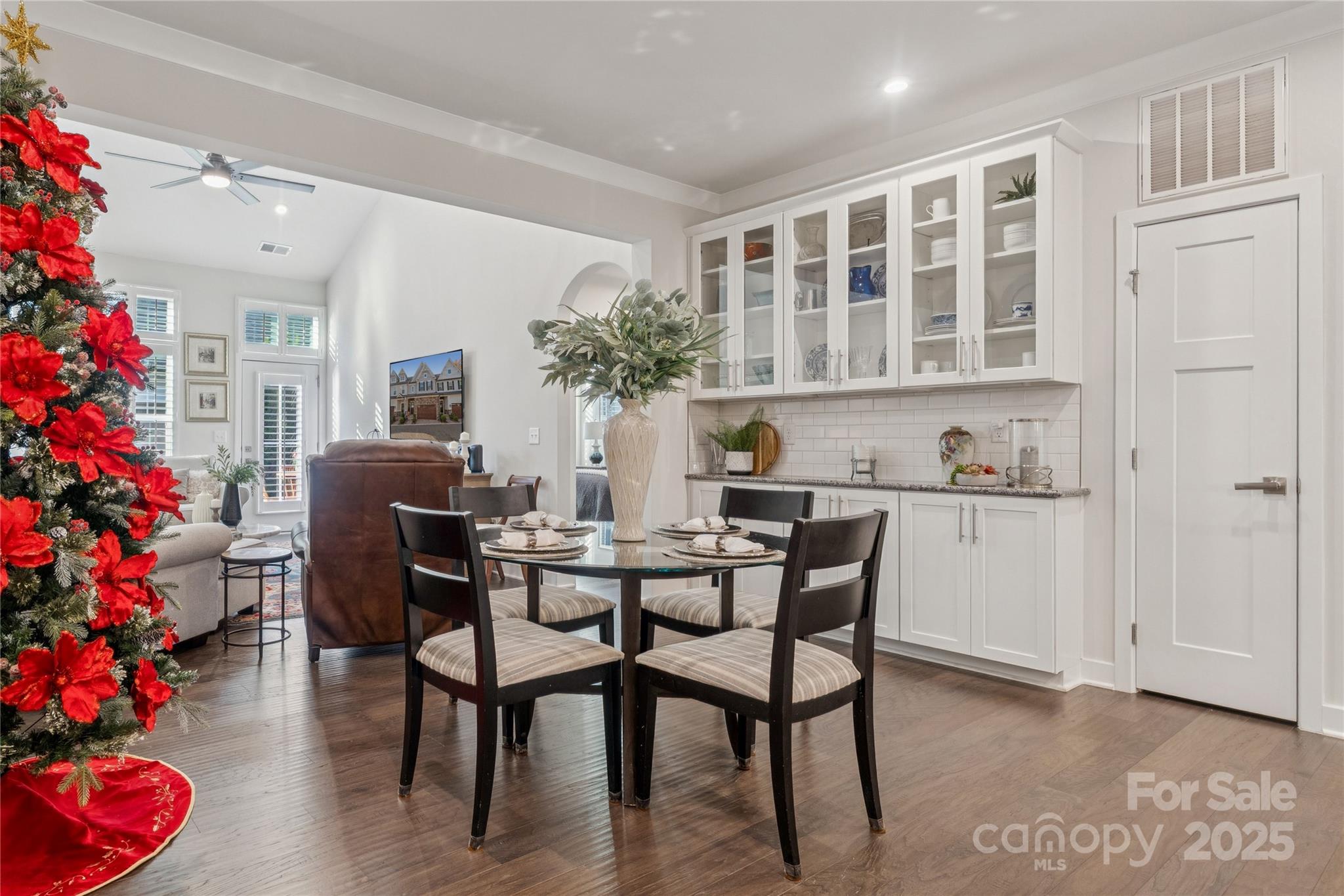 5812 Barrowlands Court